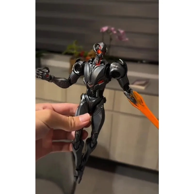 在庫あり 新品 ブロックキーズ ウルトロン マーベル ライヴ - Model Kit Venom のレビューと価格